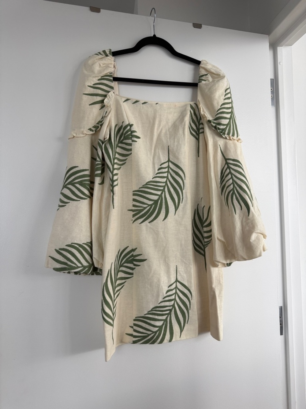 Mestiza New York - Puff-Sleeve Dress with Green Leaf Print